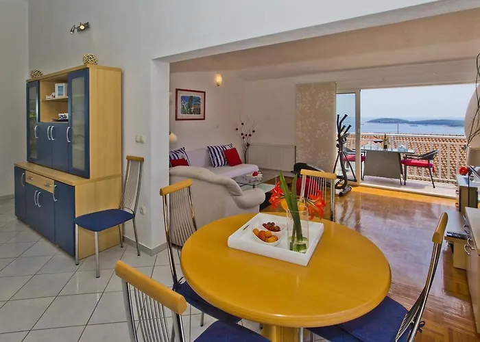 Roso - Zf Hvar Hvar Town