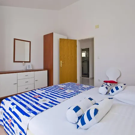 Roso - Zf Hvar Hvar Town