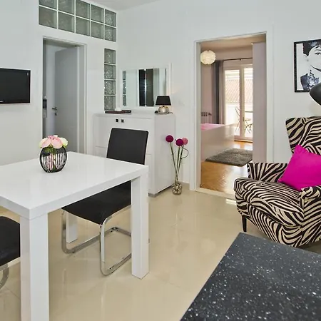 Roso - Zf Hvar Apartman *